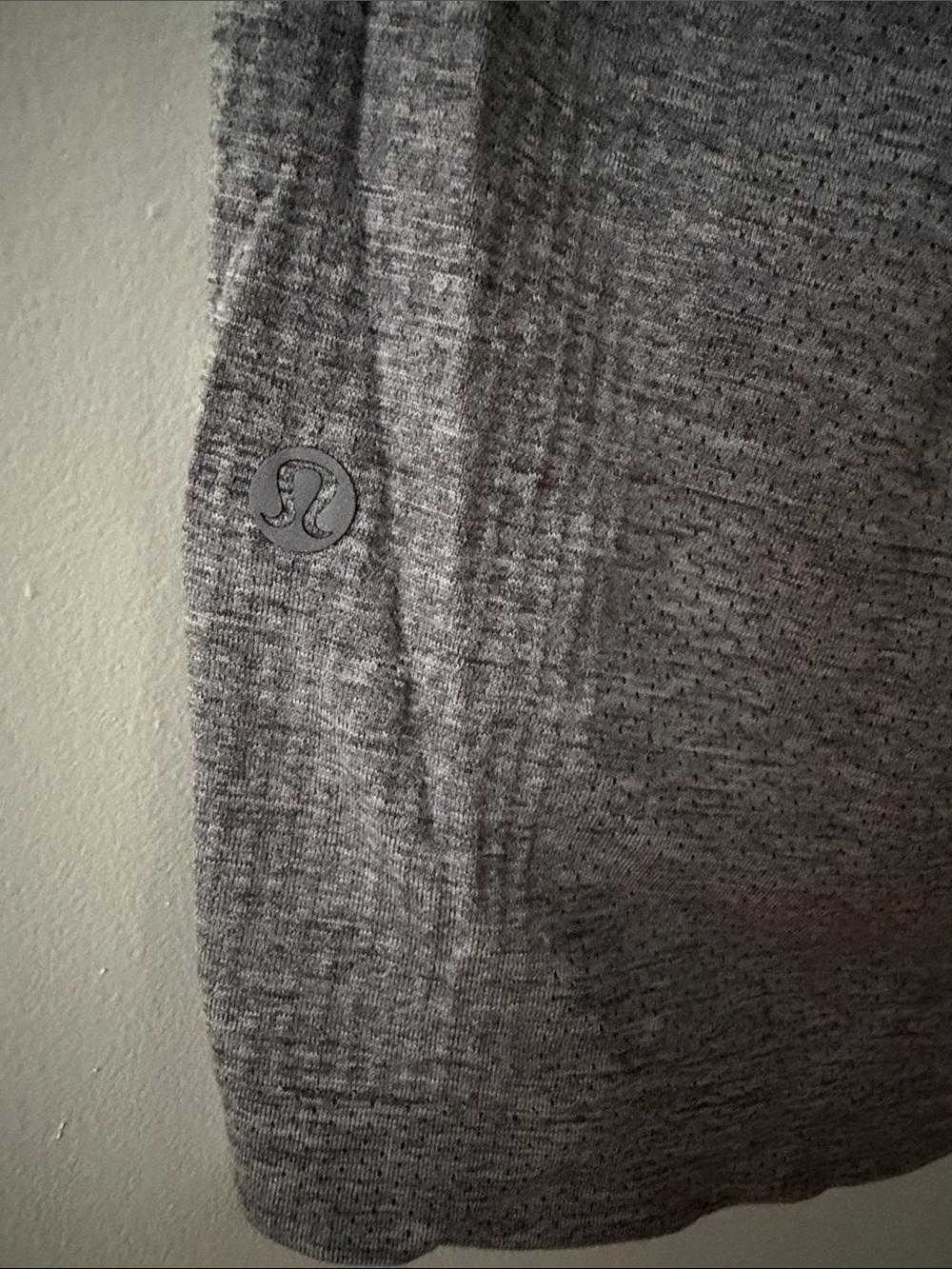 lululemon athletica Men's Short Sleeve Performance Tee Metal Vent - Grey - Picture 4 of 5